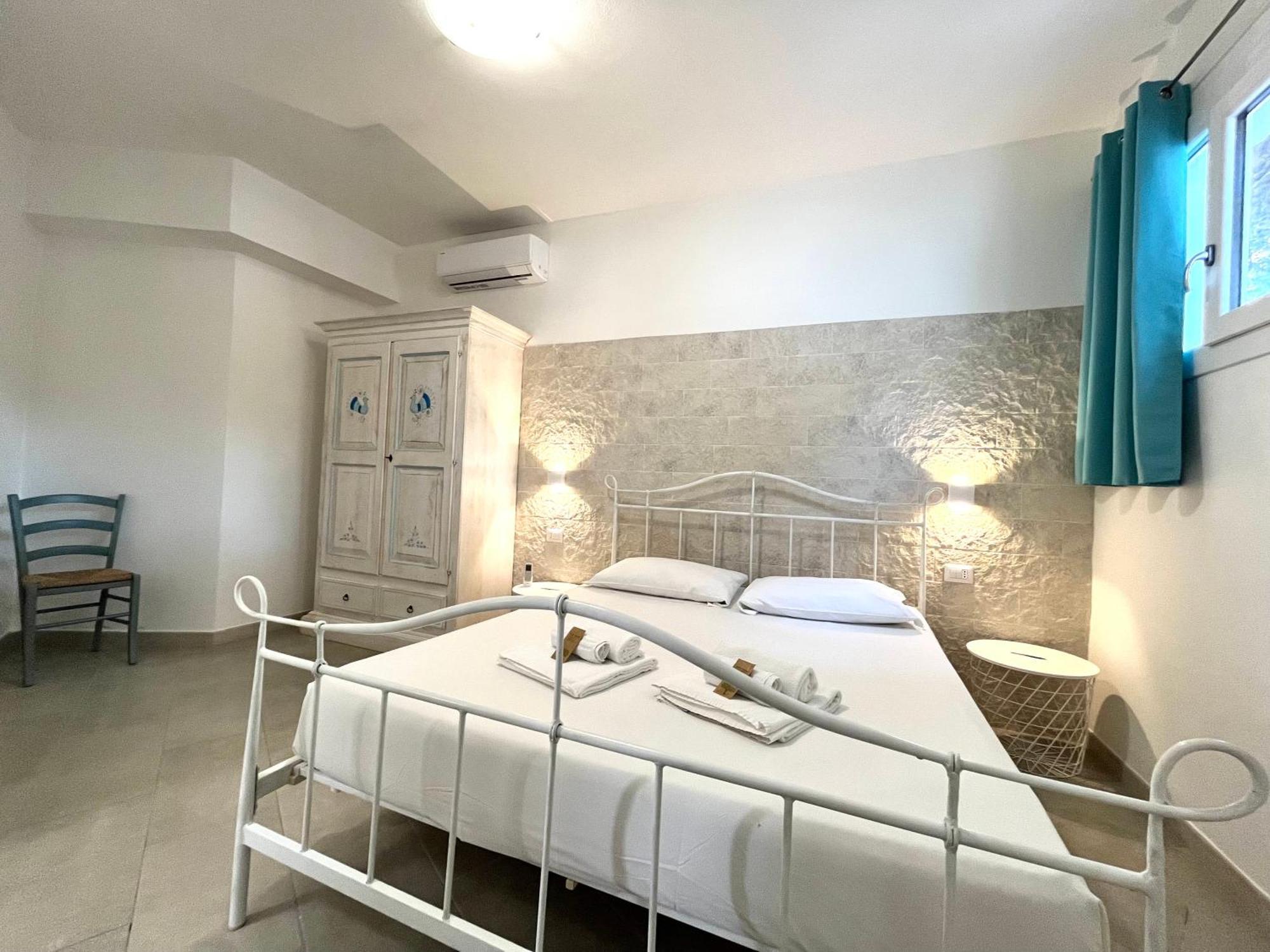 Angolo Mare Apartments & Rooms Порто-Пино Экстерьер фото